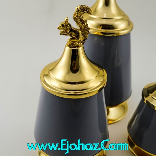 کندی پذیرایی هرمی سه سایز طوسی طلایی کندی پذیرایی هرمی سه سایز طوسی طلایی